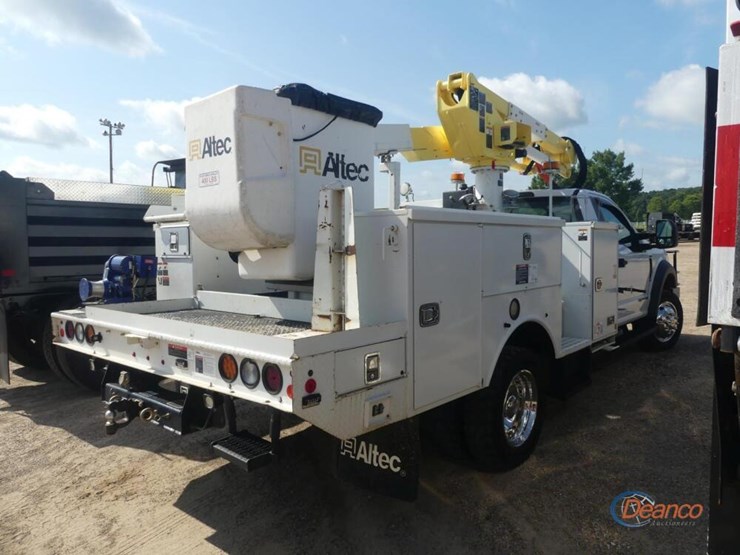 2020-ford-f550-image-2