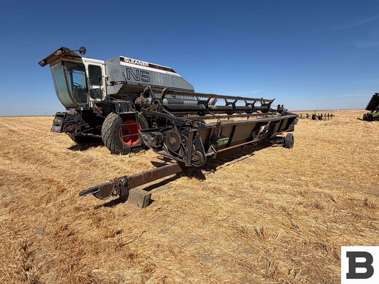 1981-allis-chalmers-gleaner-n-series-header-image-24
