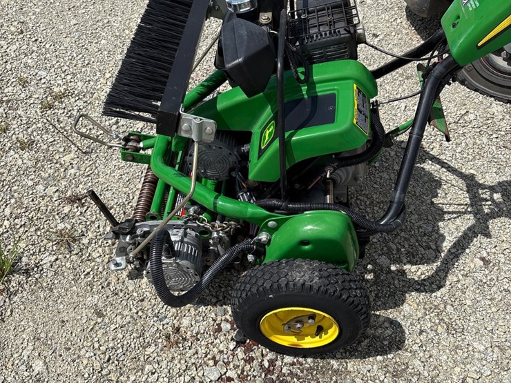 #1099-•-john-deere-180e-cut-walking-greensmower-image-4