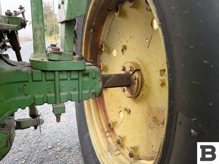 john-deere-3010-image-27