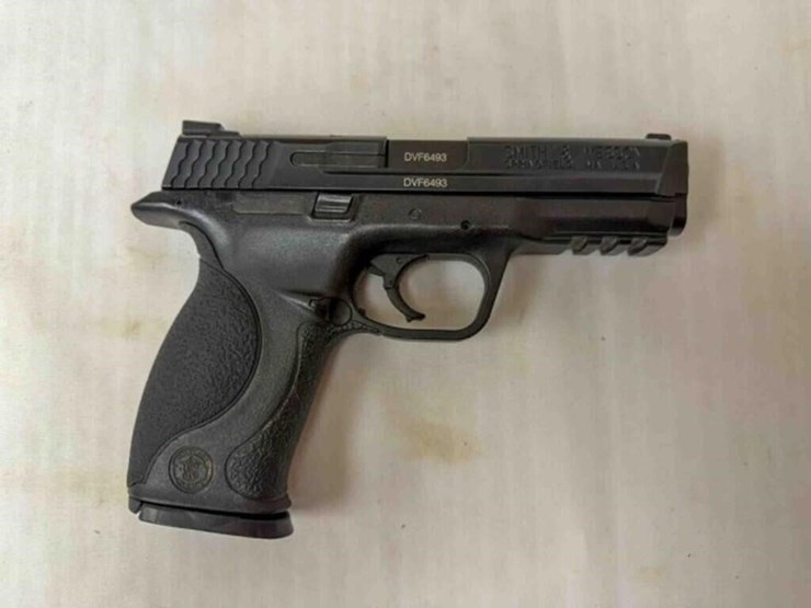 smith-&-wesson-m&p40-40cal-pistol-image-4