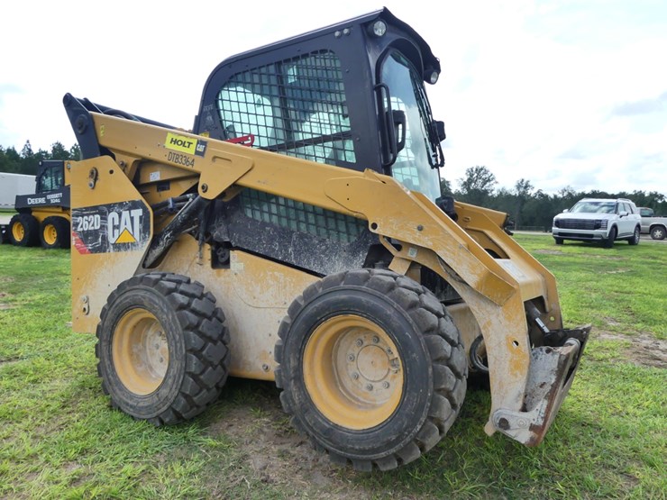 2015-caterpillar-262d-image-2