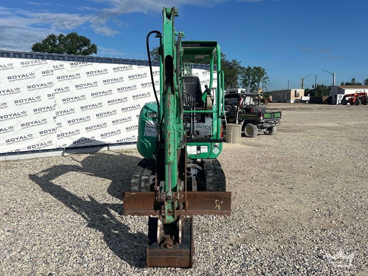 2018-takeuchi-tb230-image-34