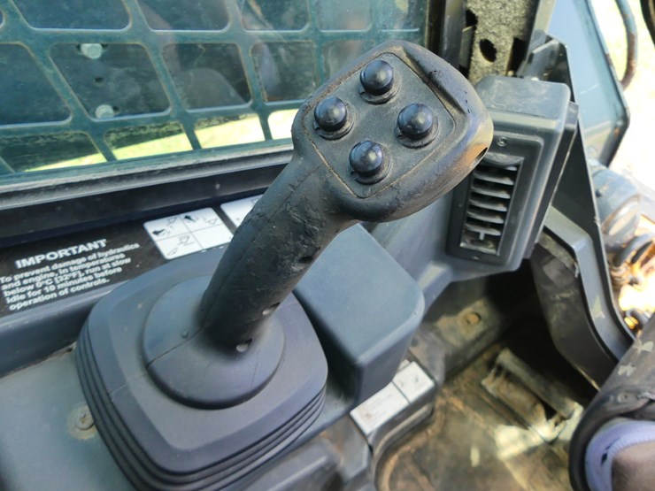 2019-deere-331g-image-16