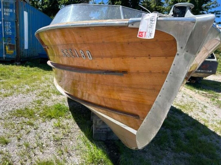 century-antique-wooden-18-ft-power-boat-image-10