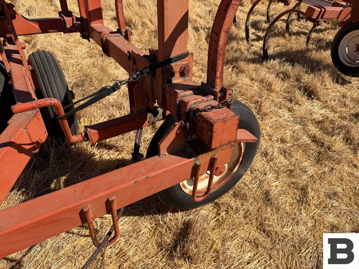 allis-chalmer-800-chisel-plow-image-16