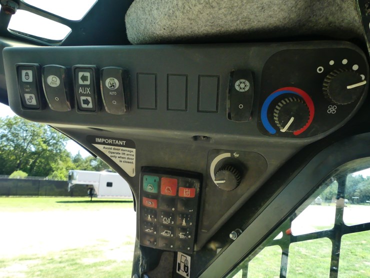 2020-deere-312gr-image-17