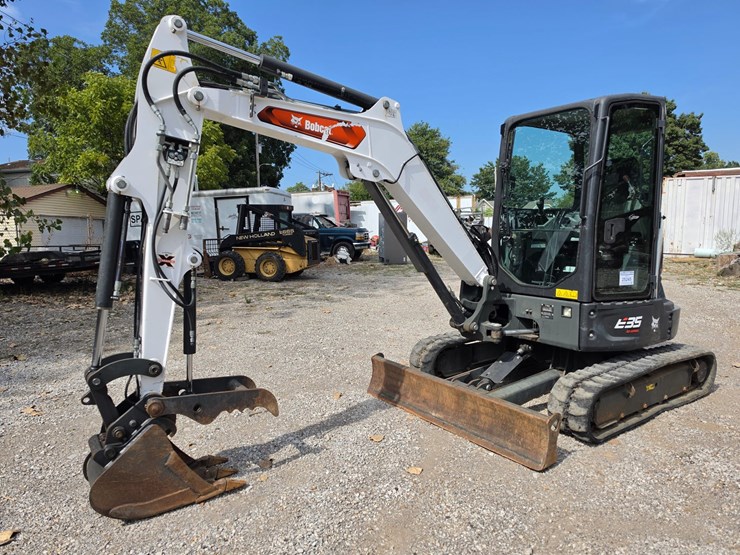 2022-bobcat-e35-image-1