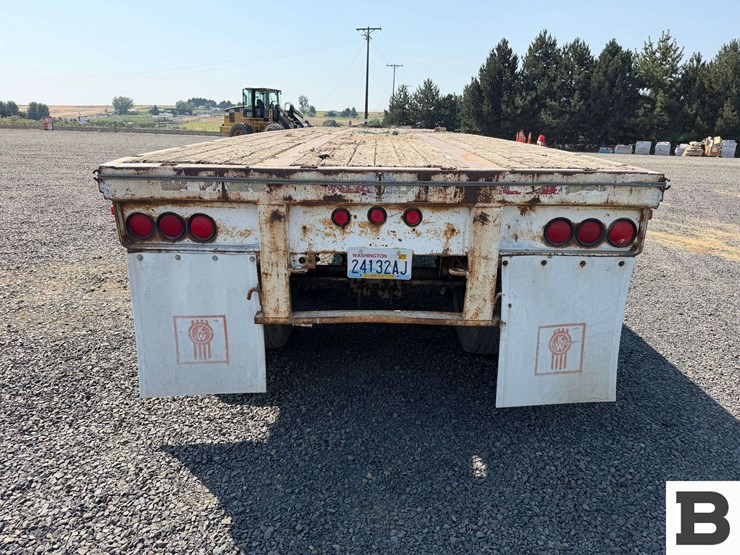 1975-trailmobile-flatbed-image-4