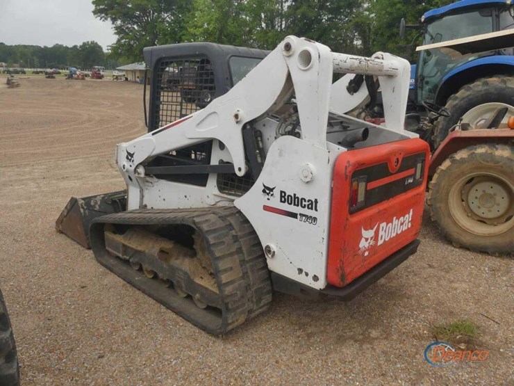 2018-bobcat-t740-image-3