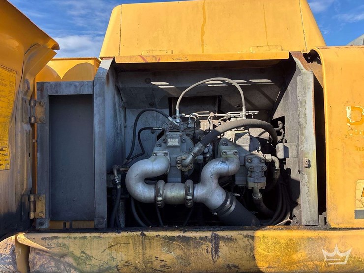 deere-330c-lc-image-10
