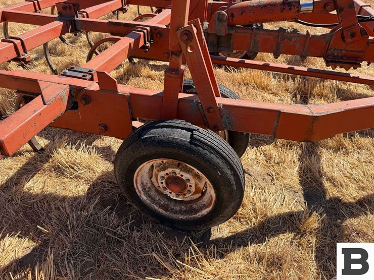 allis-chalmer-800-chisel-plow-image-34