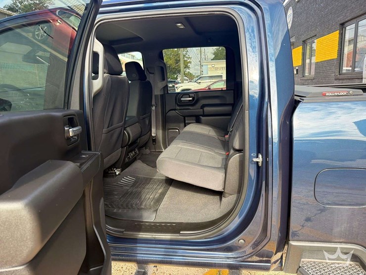 2021-chevrolet-silverado-2500-image-17