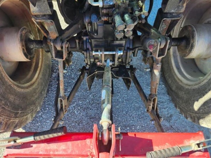 2013-mahindra-5010-hst-image-56