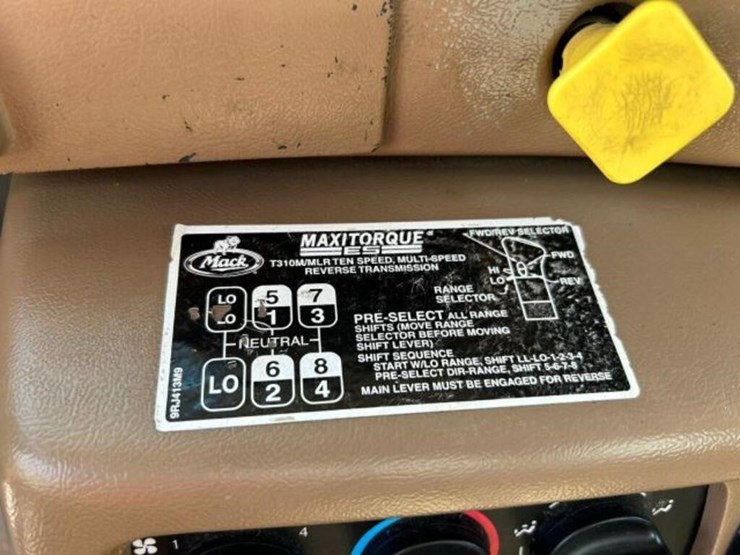 2005-mack-700-t/a-t/a-stone-slinger-truck-1m2ag11c-image-18