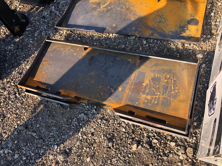 #70-•-weld-on-mount-plate-image-1