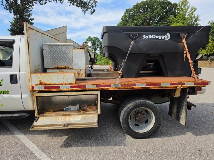 2006-ford-f550-image-51