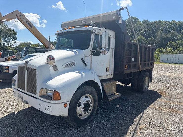 2000-kenworth-t300-image-1