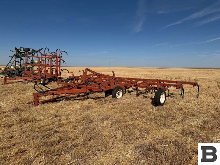 allis-chalmer-800-chisel-plow-image-3