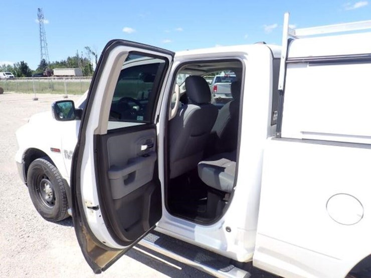 2016-dodge-1500-image-23