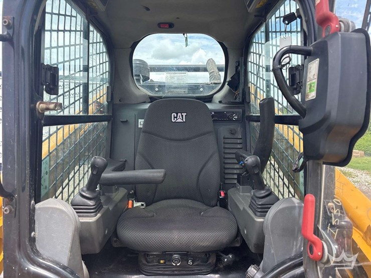 2020-caterpillar-299d3-xe-image-13