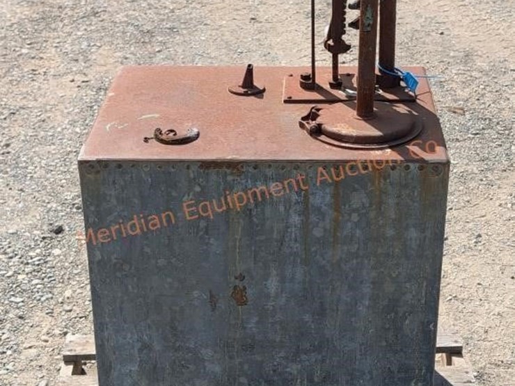 antique-oil-dispenser-image-4