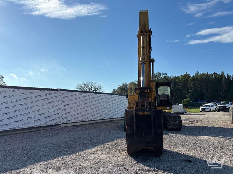 deere-330c-lc-image-31