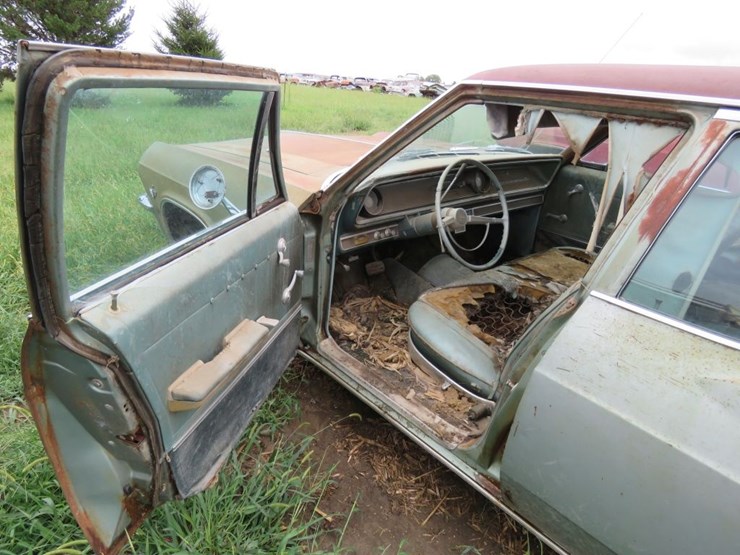 1965-chevrolet-impala-4dr-sedan-image-6