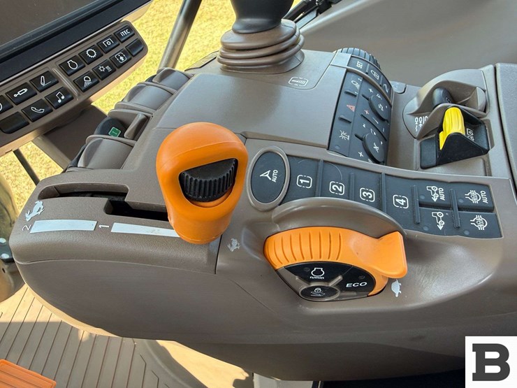2016-john-deere-6155r-image-79