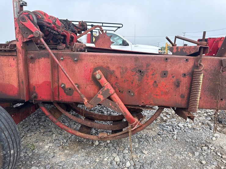 massey-ferguson-10-image-16