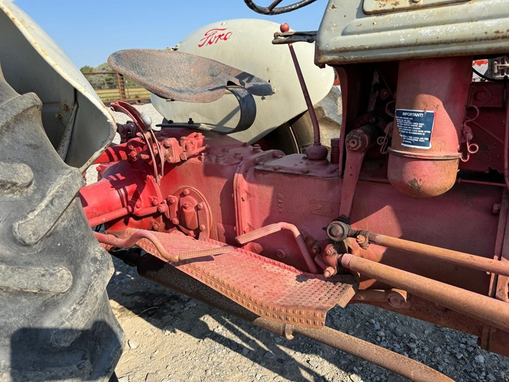 ford-tractor-image-30