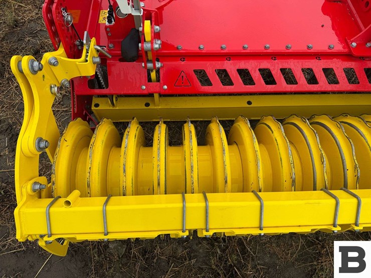 2025-pottinger-lion-4030-master-rotary-harrow-image-16