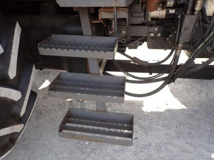 2009-kubota-m135x-image-50