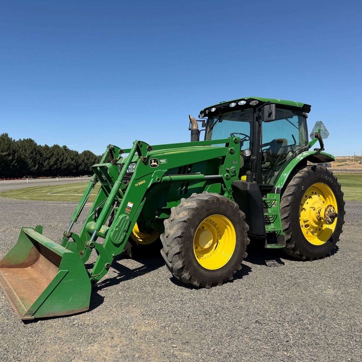 2015 JOHN DEERE 6210R