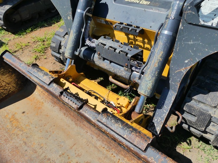 2023-deere-333g-image-11