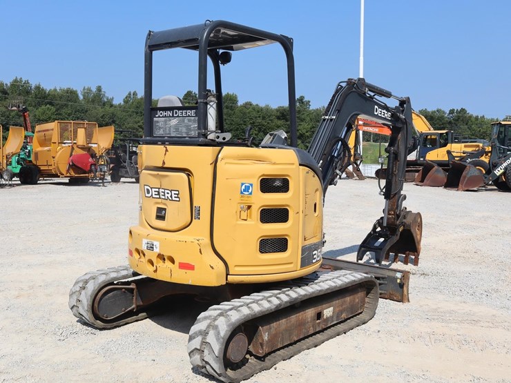 2017-deere-35g-image-5