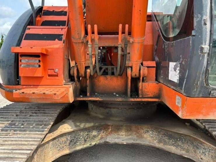 2007-hitachi-zx225us-lc-image-65
