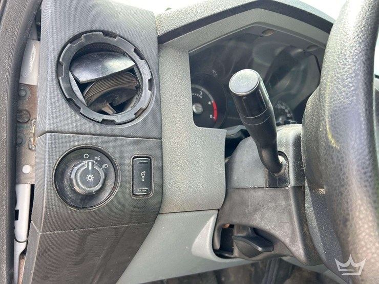 2016-ford-f550-image-18