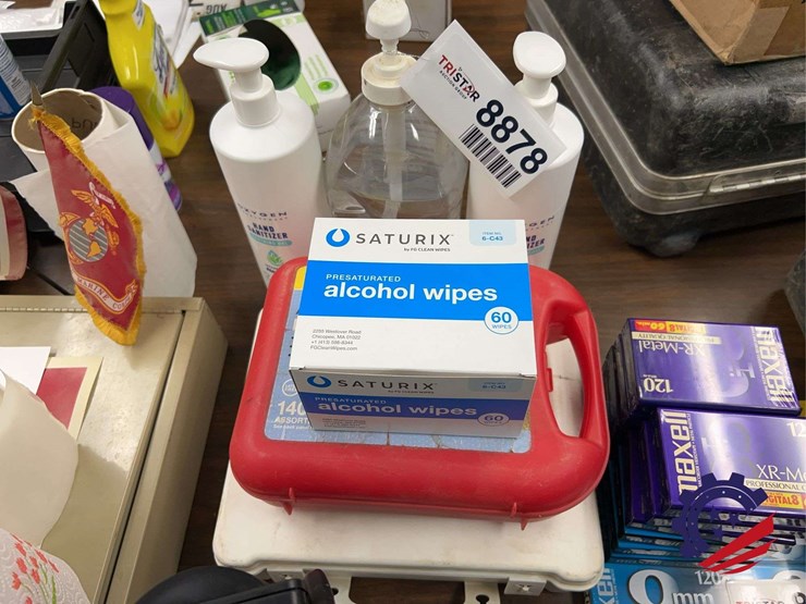 assorted-first-aid-supplies-with-saturix-alcohol-wipes-image-1