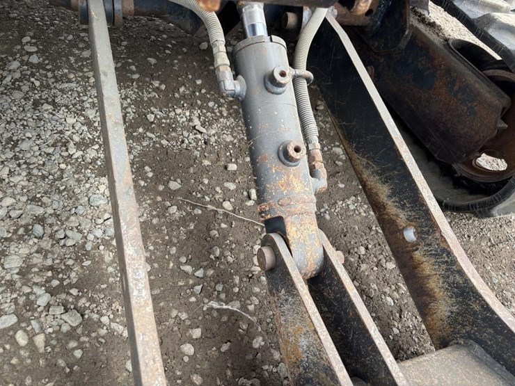 2016-deere-17g-image-12