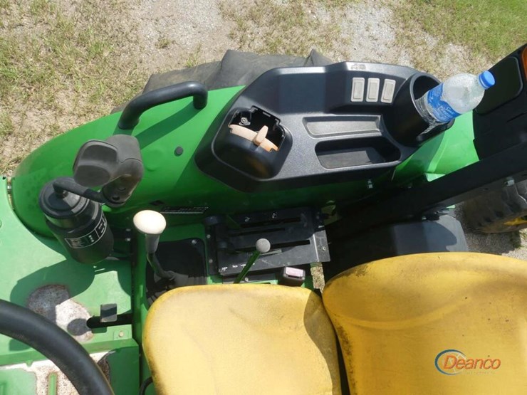 2021-john-deere-5045e-image-12