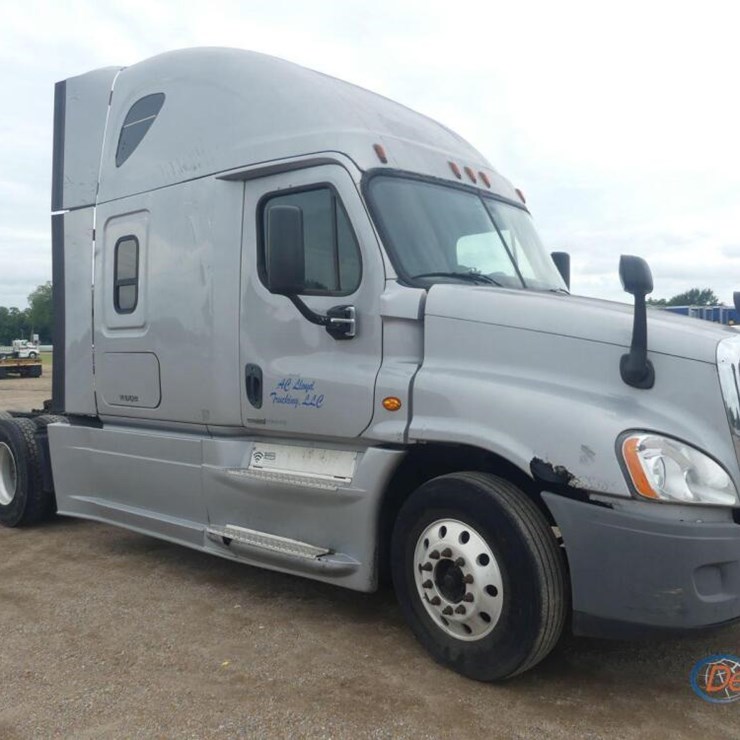 2014 FREIGHTLINER CASCADIA TRUCK TRACTOR, S/N 1FUJGLD57ELFK7655 T/A, SLEEP