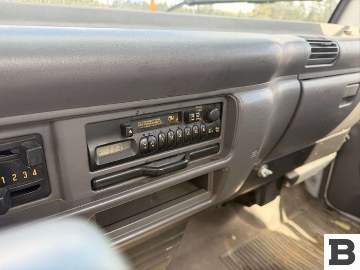 2000-gmc-w4500-image-27