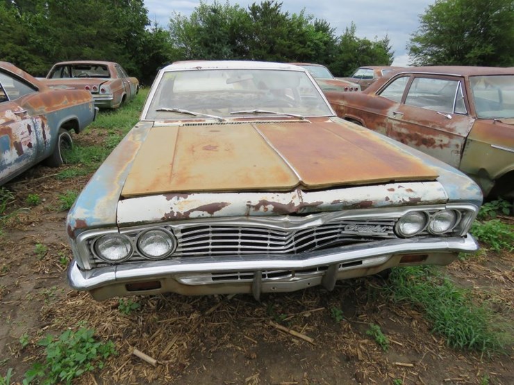 1966-chevrolet-biscayne-2dr-sedan-image-2