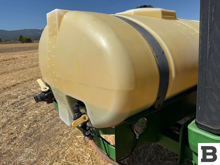 2001-john-deere-8110-image-12