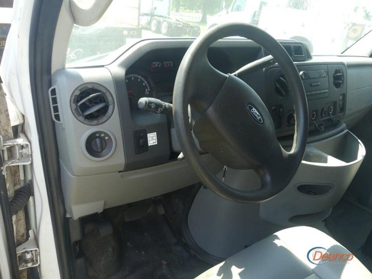2015-ford-e350-image-8