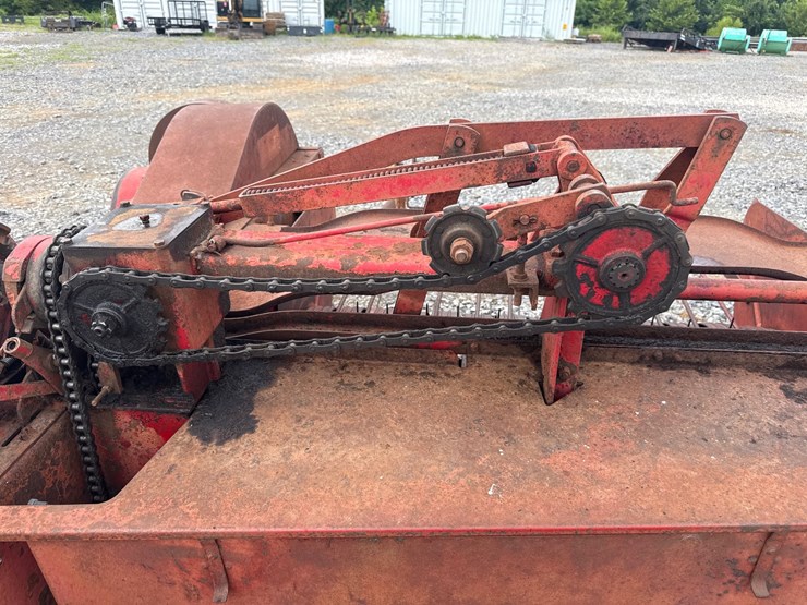 massey-ferguson-10-image-13
