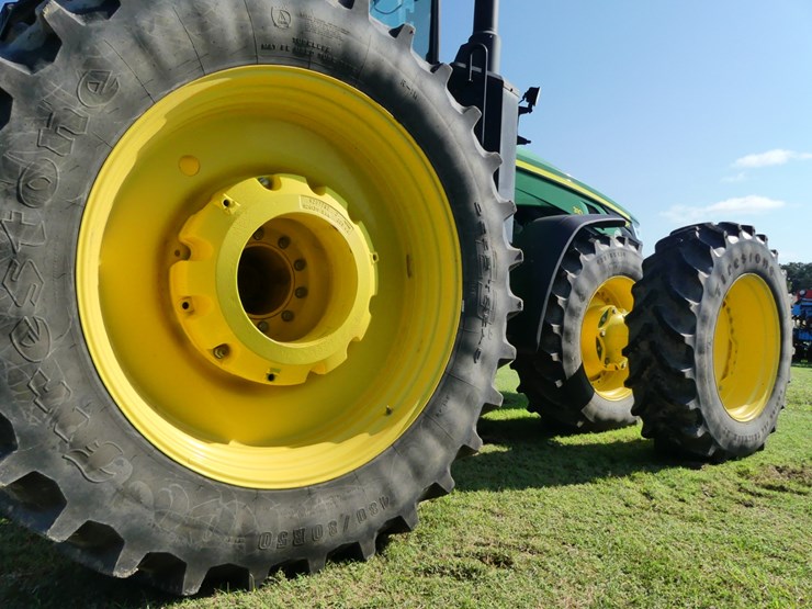 2021-john-deere-8r-310-image-10