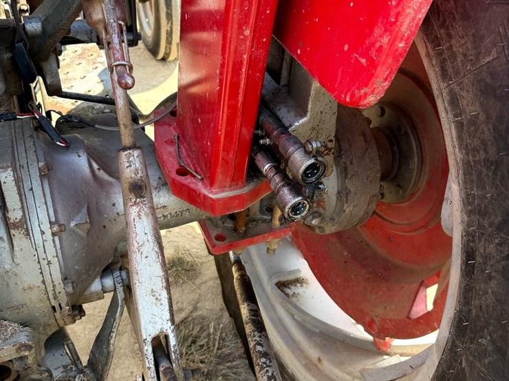 massey-ferguson-165-image-4