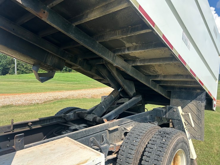 2004-ford-f750-image-7